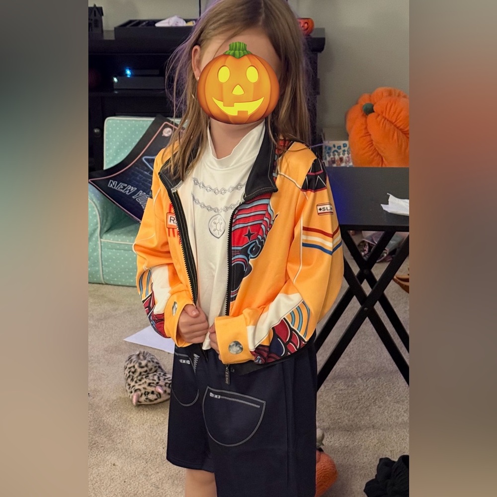 KPop Demon Hunters Rumi Halloween Costume - jacket, shirt, shorts and wig